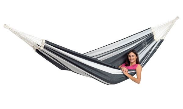 AMAZONAS Paradiso – a colourful Brazilian XXL hammock for maximum Brazilian hammock luxury