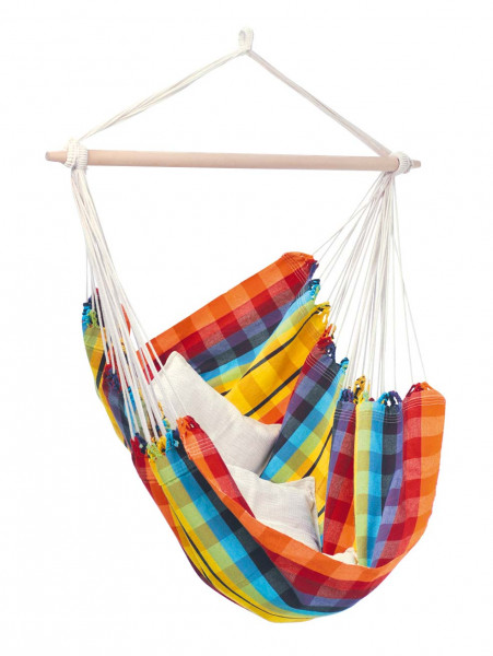 The colourful AMAZONAS Brasil hanging chair is a traditional Brazilian hanging chair that garantuees perfect relaxation