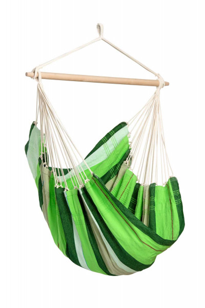 The colourful AMAZONAS Brasil hanging chair is traditionally handmade in Brazil and garantuees perfect relaxation