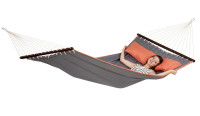The AMAZONAS Rod Hammock American Dream has a detachable couchion and is cushioned